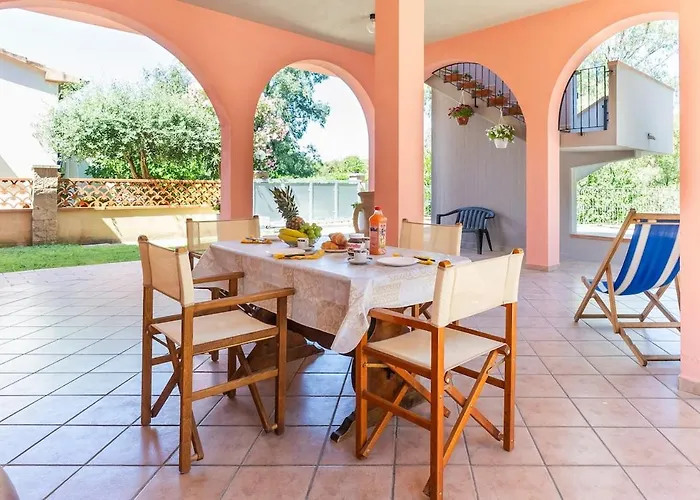 Dom wakacyjny Quercianella Relax In With Patio & Garden